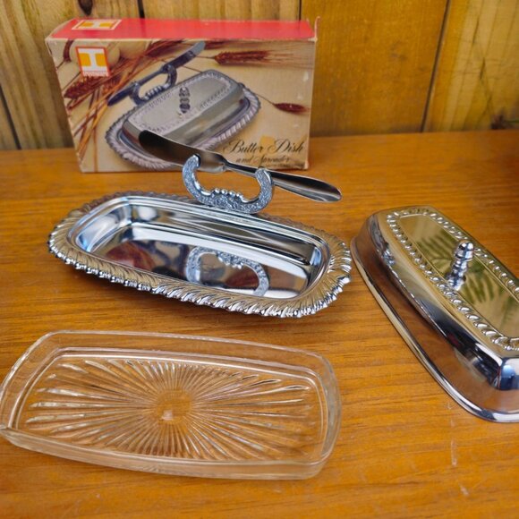 Vintage Irvinware Silver-Plated Butter Dish with Spreader - Picture 3 of 8